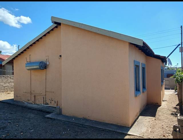 3 BEDROOM HOUSE FOR SALE IN SESHEGO E